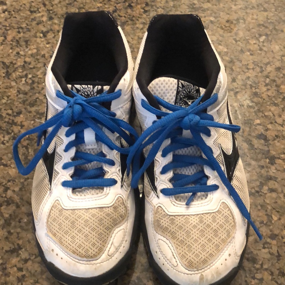 Volleyball shoes